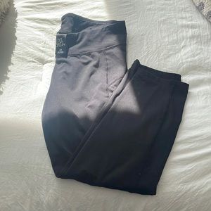 Cropped ruched backed side leggings